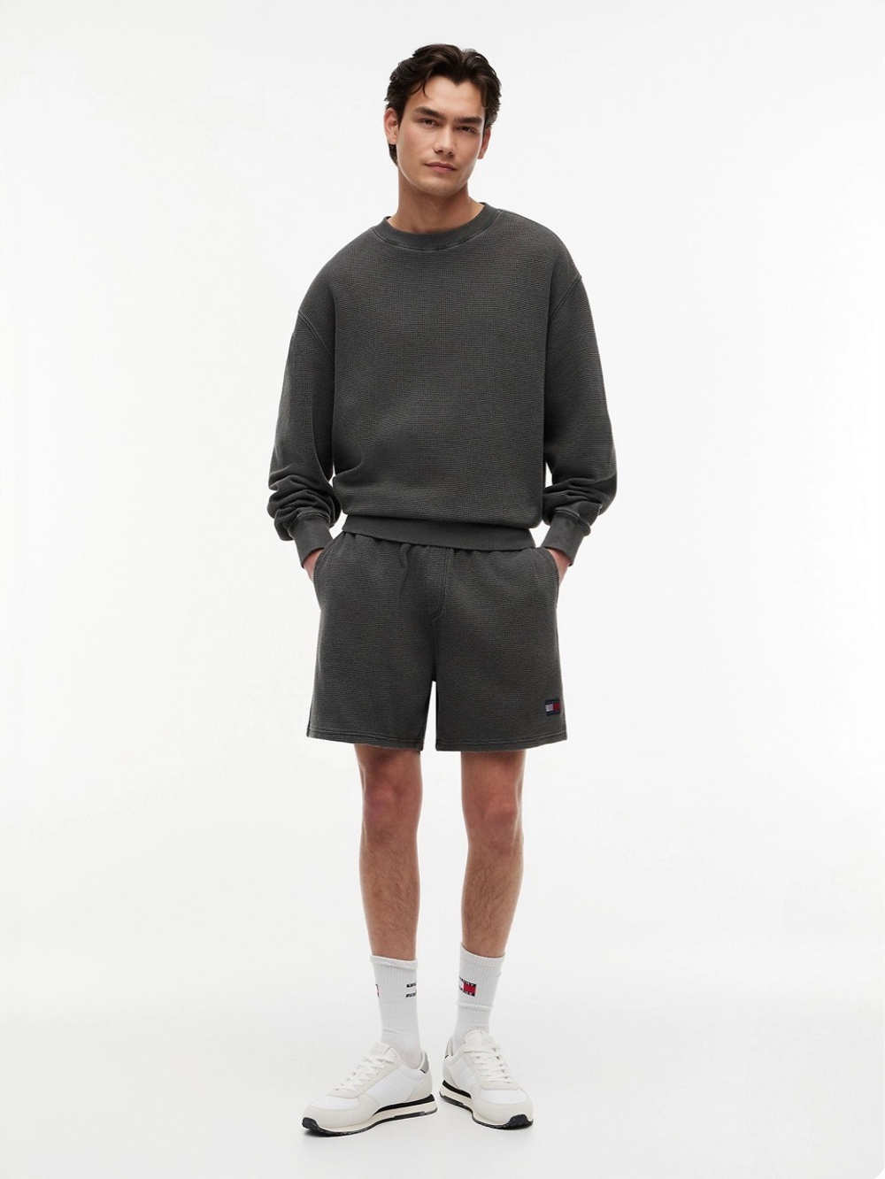 Шорты Tommy Jeans Waffled Beach Garment Dyed Black