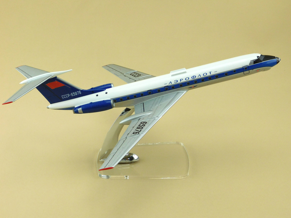 Модель самолета Ту-134А (М1:100, Аэрофлот СССР-65976, Ретро)
