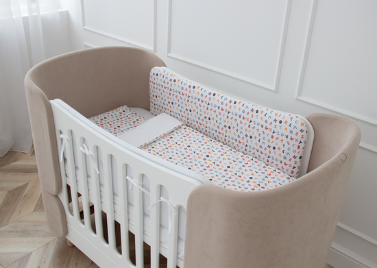Мягкие бортики для кроватки KIDI soft "Разноцветные буквы" (сатин)
