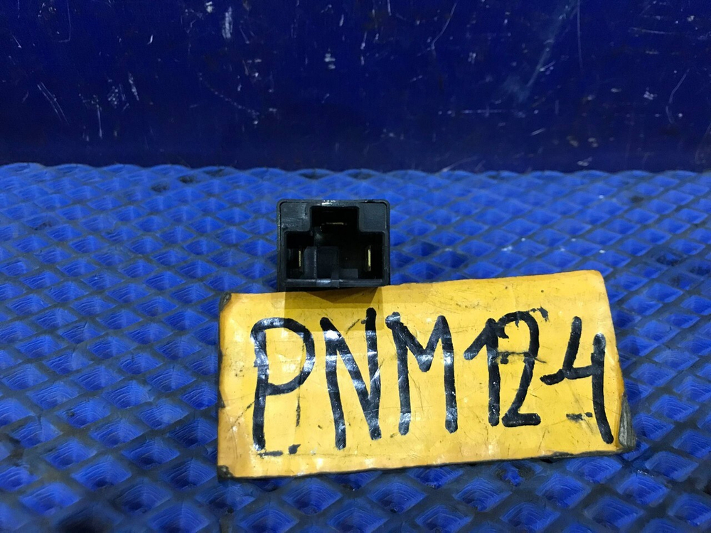 Реле поворотов NISSAN LIBERTY 1998