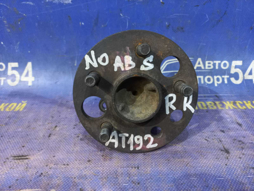 Ступица задняя правая TOYOTA CARINA E 1996