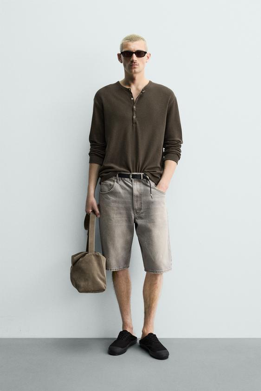 ZARA ДЖИНСОВЫЕ ШОРТЫ BAGGY FIT С БРЫЗГАМИ, БЕЖЕВЫЙ
