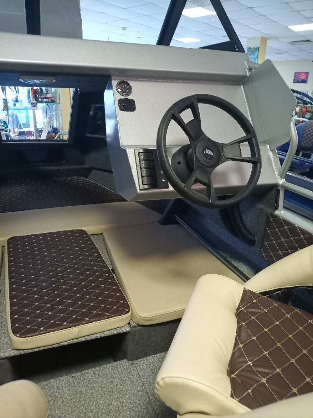 Лодка Беркут M-HT в наличии. Вариант 1