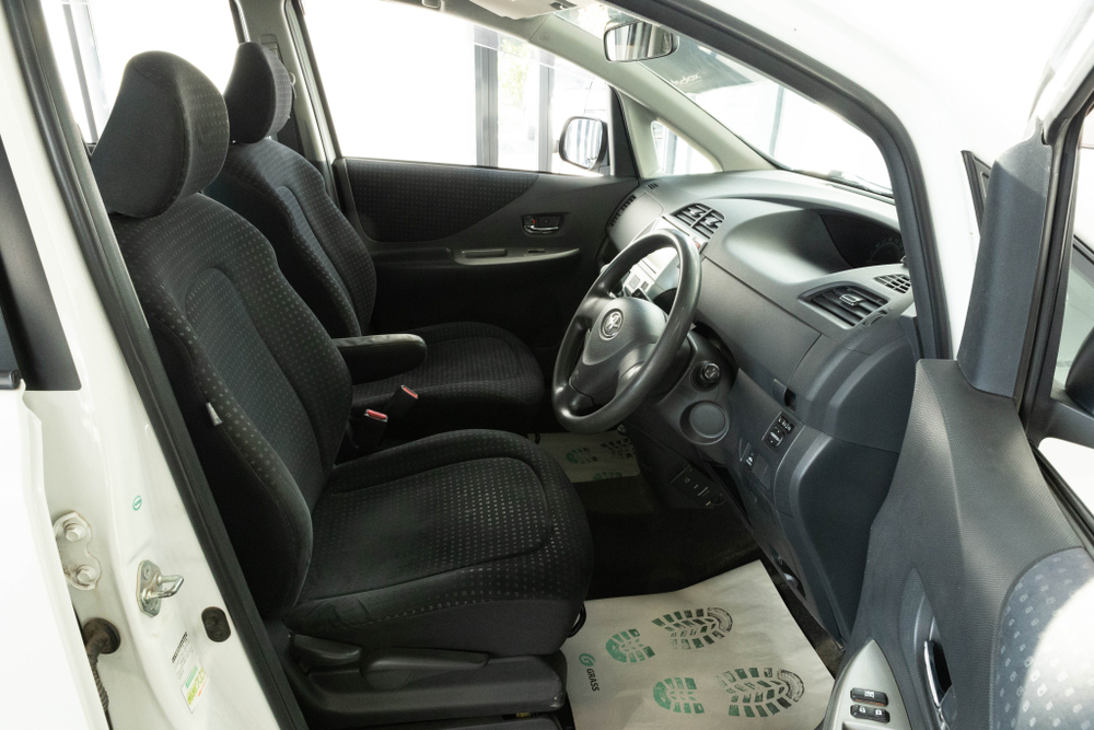 Toyota Ractis, 2010 год