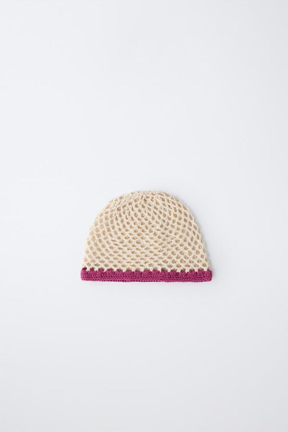 ZARA ШАПКА ИЗ ТРИКОТАЖА С КОНТРАСТНЫМ КРАЕМ, ЭКРЮ