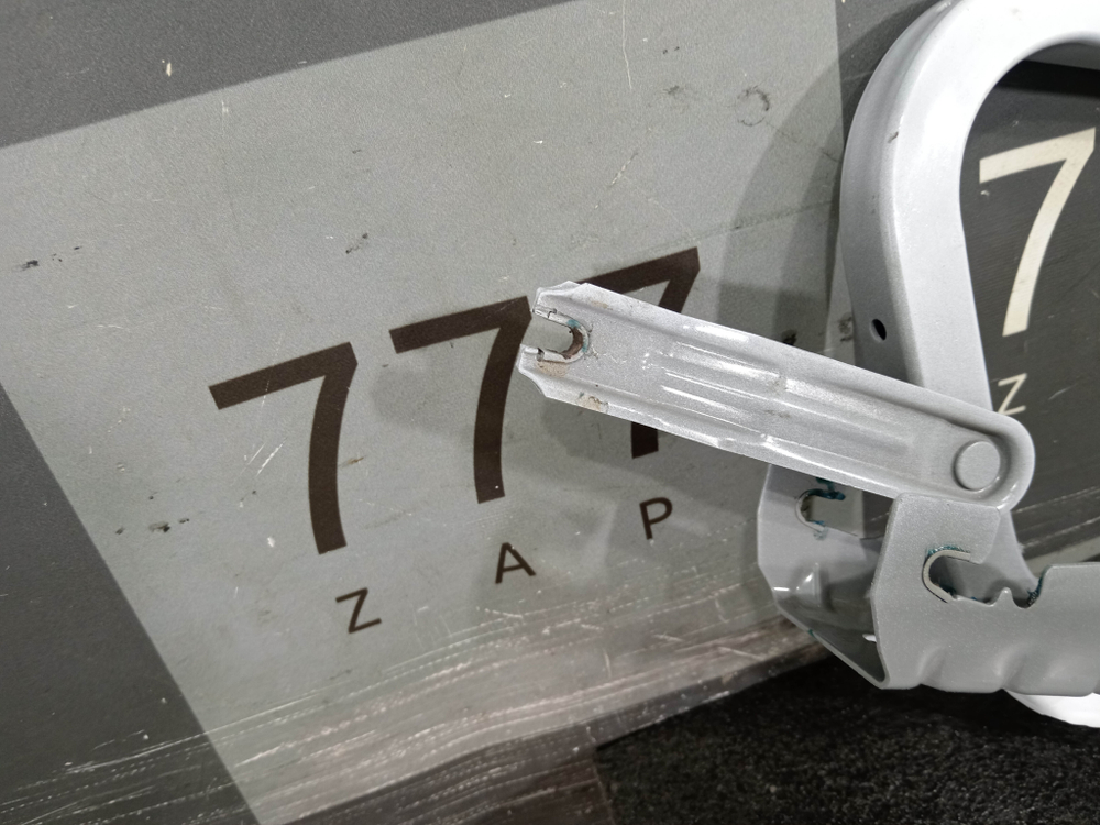 Петля крышки багажника левая Omoda S5 22-нв Б/У Оригинал J606306310FLDY