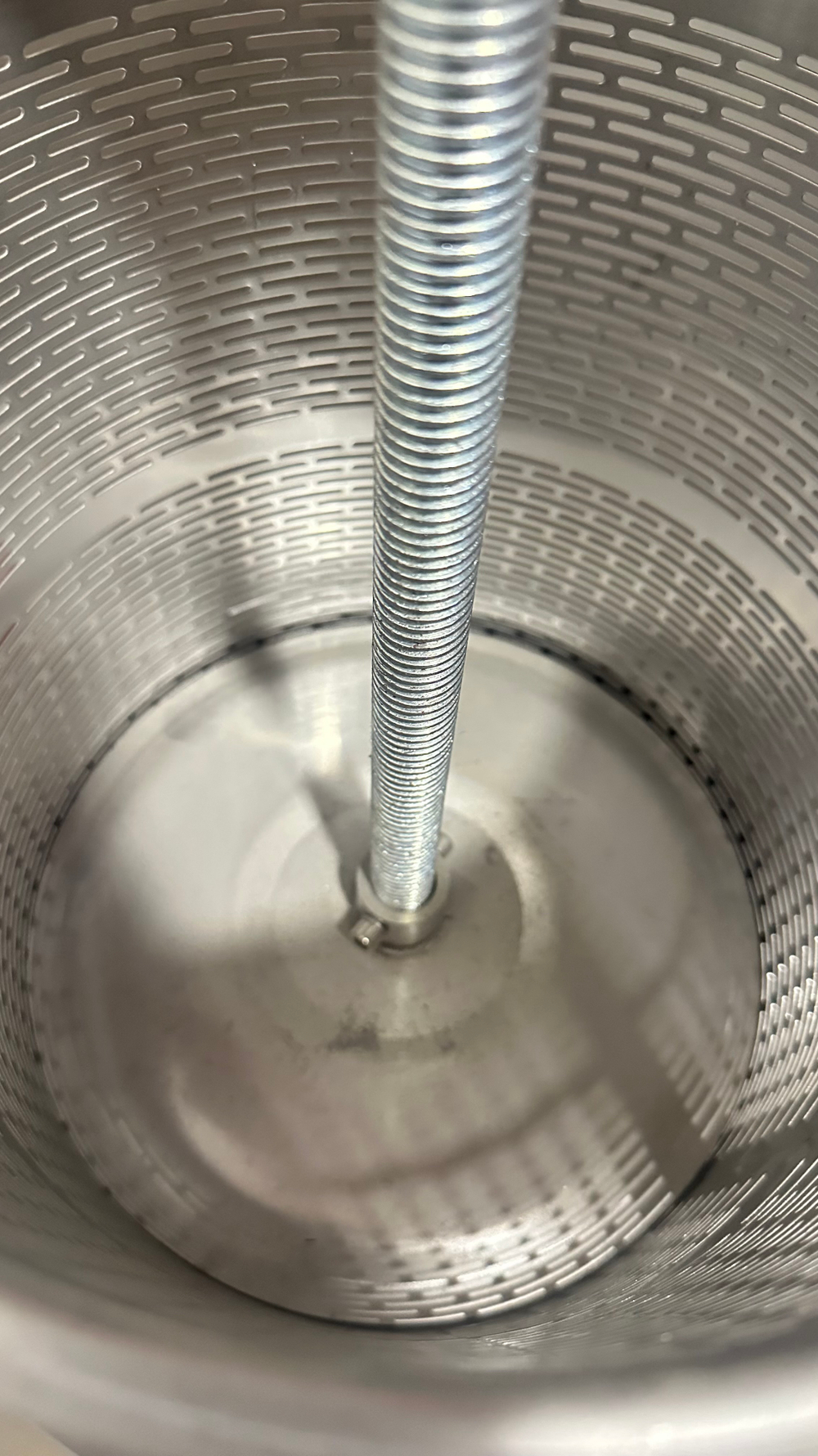 Пресс Умница ПР-15л-Н для отжима сока из винограда, фруктов, ягод, овощей, 15л