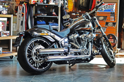 Harley-Davidson BREAKOUT 117