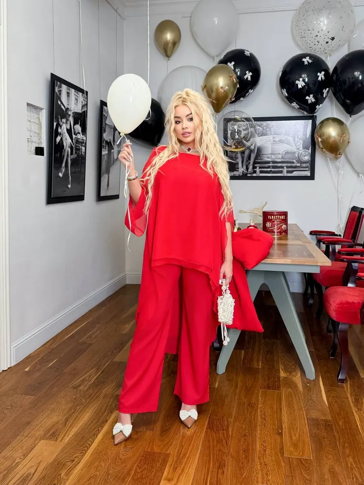 Костюм со шлейфом УК-052 Fabrika