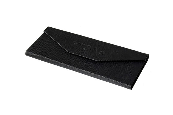 Футляр-треугольник для очков