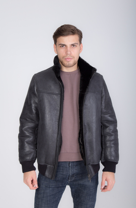 Плотная короткая мужская дубленка из овчины с темным мехом “Родион”