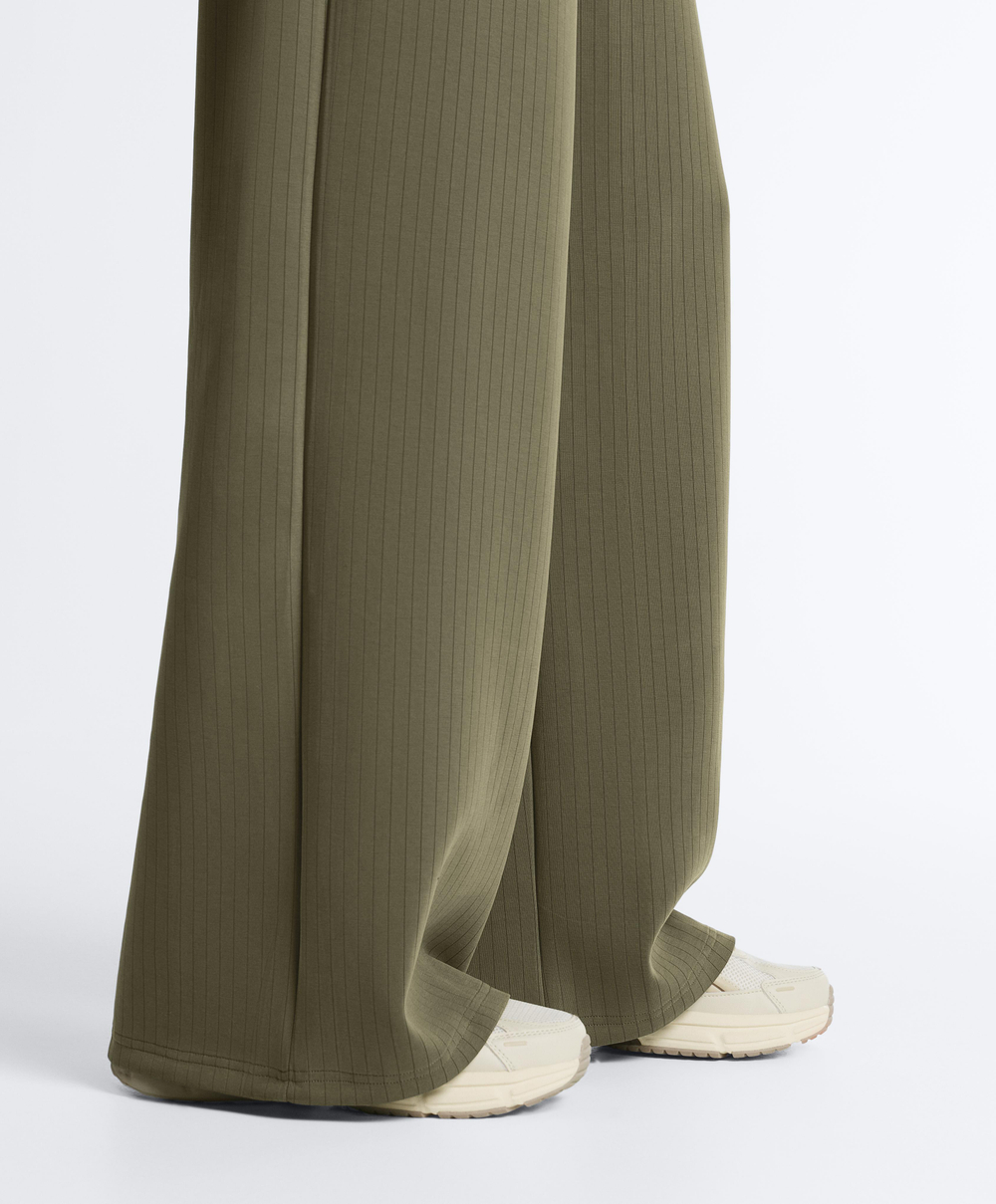 OYSHO Прямые полосатые брюки с мягкой на ощупь модальной тканью. хаки