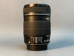 Canon EF-S 18-135mm 3.5-5.6 IS