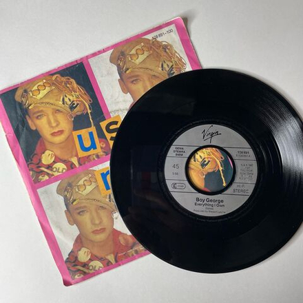 Винтажная виниловая пластинка 7 дюймов (маленькая пластинка) Boy George, Everything I Own (Германия 1987)