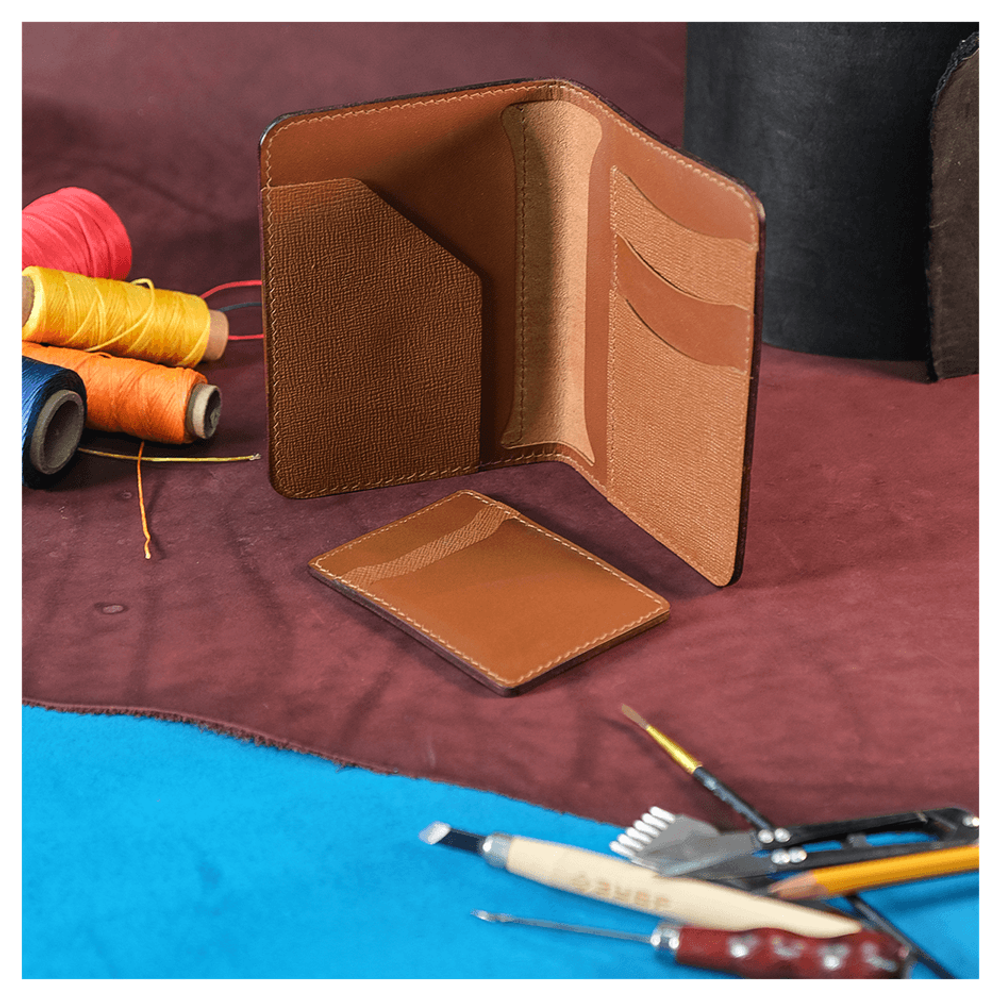 Кожаная обложка на паспорт «Волк»