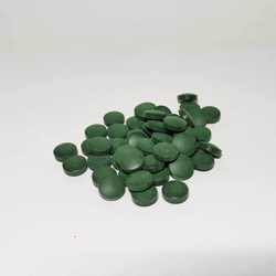 Фото таблетированной водоросли Хлореллы 50г-adonnis.ru