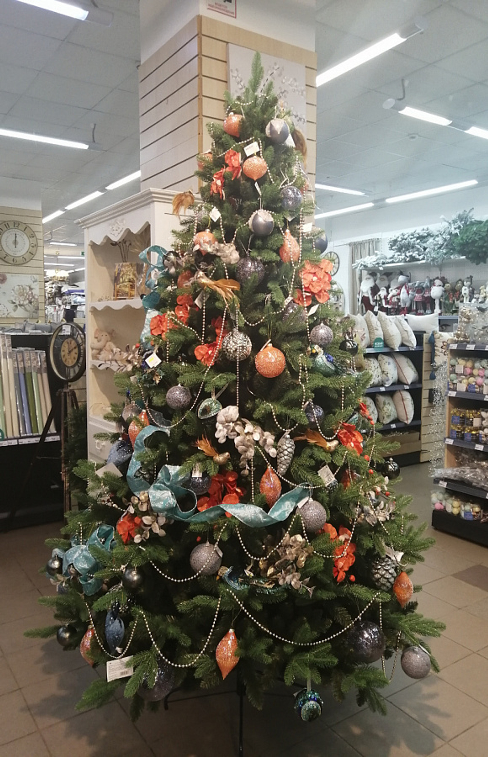 Искусственная елка Ленинградская 210 см, хвоя: литые ветки и пленка ПВХ