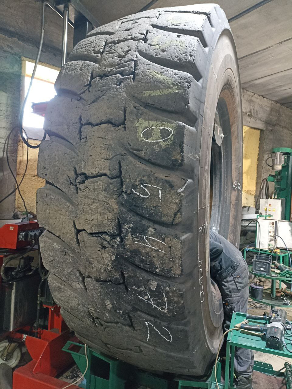 33.00R51 Michelin XDR2 шина б/у