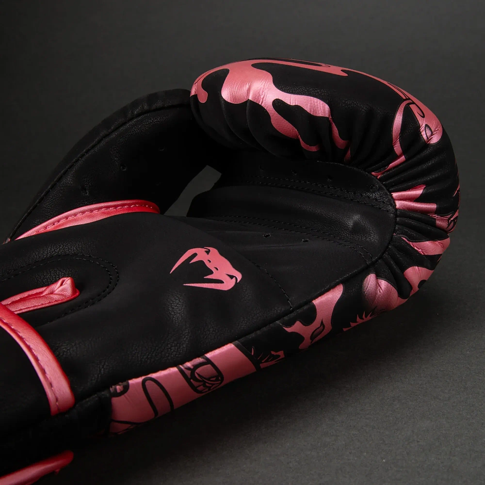 Боксёрские перчатки Venum Dragon's Flight Boxing