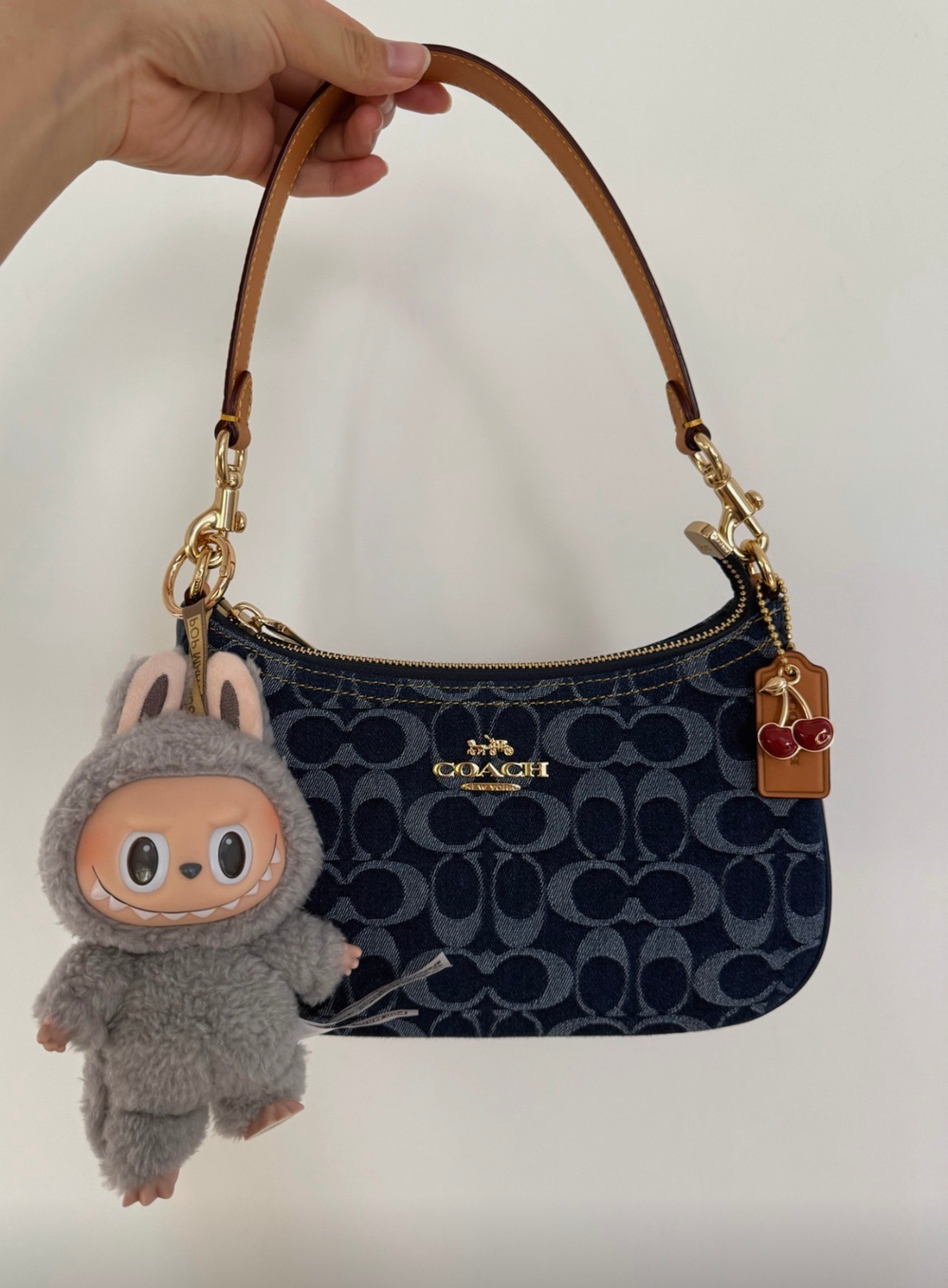 Дизайнерские игрушки Labubu the Monsters, Grey