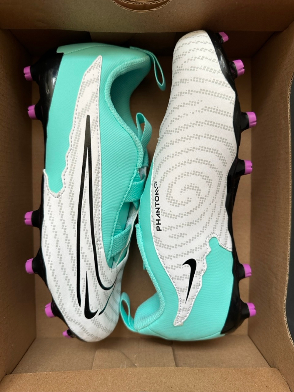 Бутсы Nike Phantom GX Academy FG/MG Junior