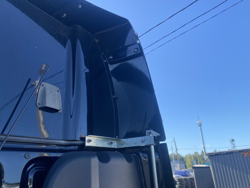 Спойлер кабины боковой верхний правый 2019г