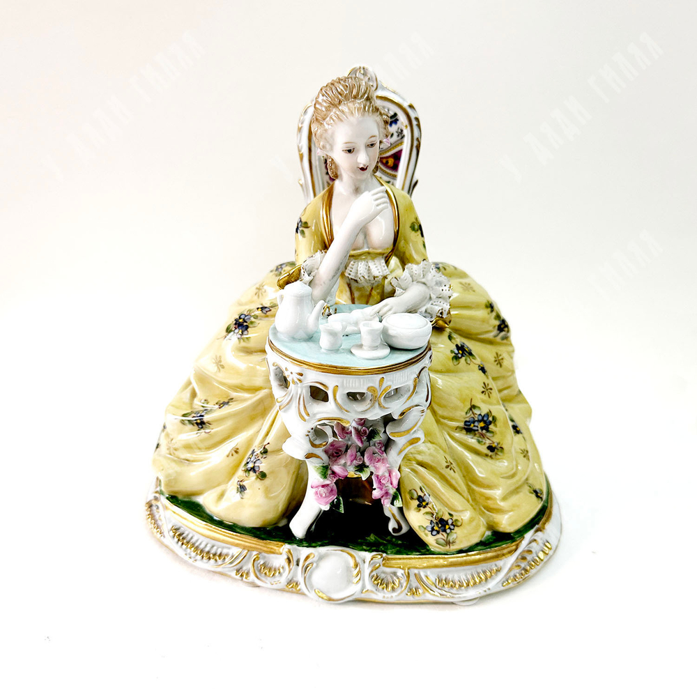 Фарфоровая статуэтка "Чаепитие". Фарфор, круж. фарфор, роспись. Германия. ХХ в.
