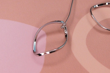 Коннектор изогнутый 30х19 мм с отверстием