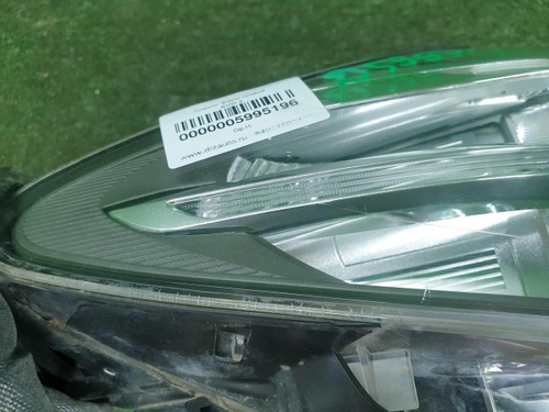 Битая Фара правая BMW 5er F10 F11 (2013-2017) ксенон