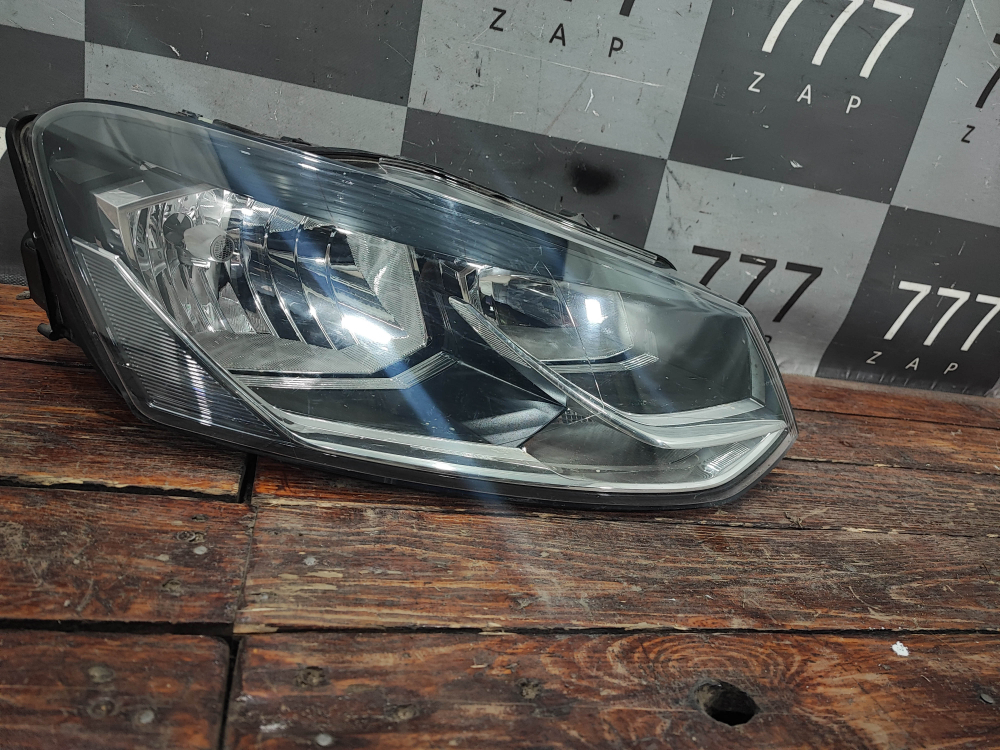 Фара правая галоген Volkswagen Polo 5 15-20 Б/У Оригинал 6C1941006B