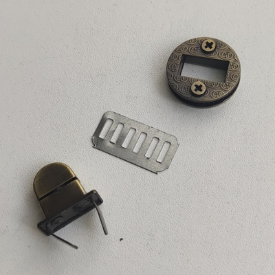 Замок вертушка на винтах Солнышко Антик