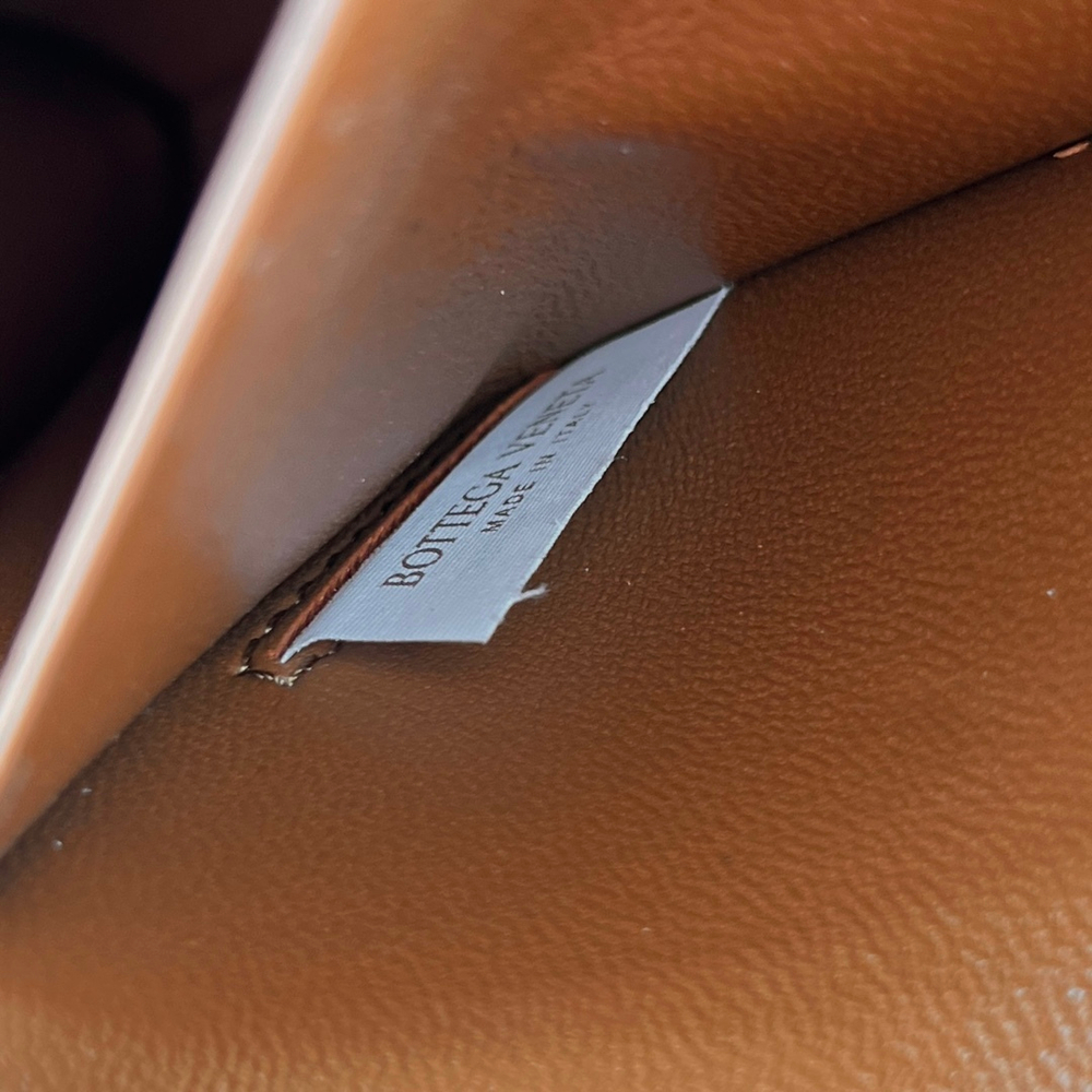 Bottega Veneta Long Clutch Andiamo With Handle