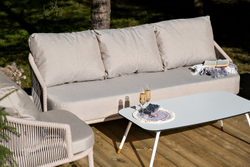 "Верона" диван 3-местный плетеный из роупа, каркас алюминий белый муар, роуп бежевый круглый, ткань бежевая 052