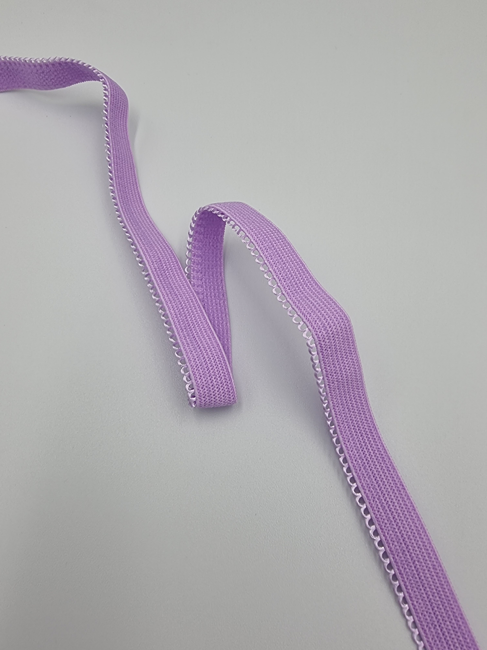 Ажурная тонкая резинка сиреневая 10 мм ( Pantone 15-3620 TPG)