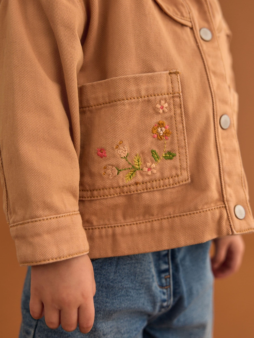 Куртка джинсовая с вышивкой для девочки Next E25-111, Кирпичный