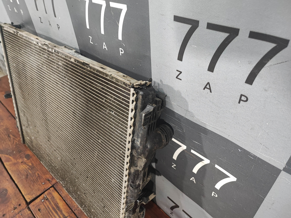 Радиатор двигателя Mercedes E-Class (W213) 16-нв Б/У Оригинал A0995007100