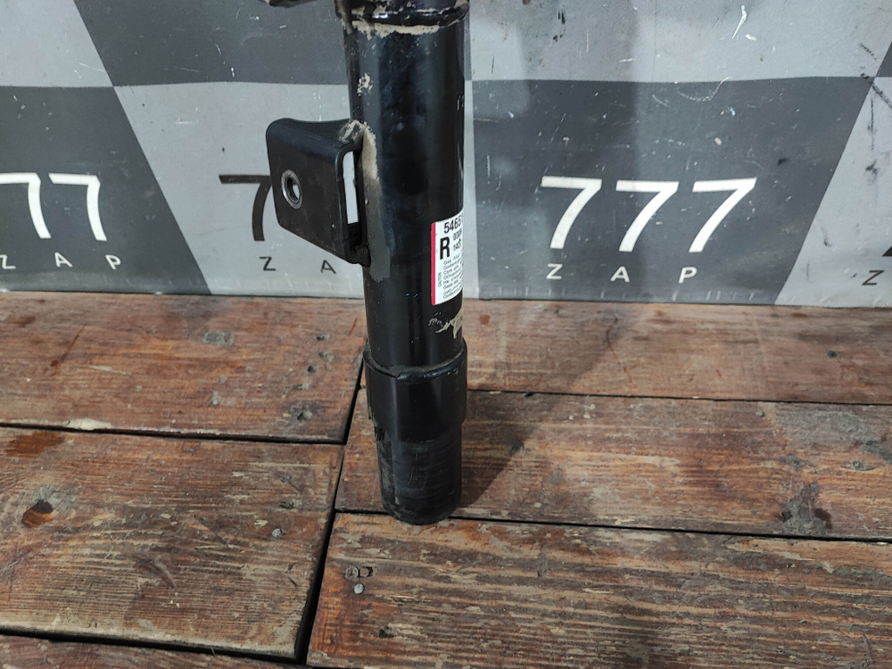 Амортизатор передний правый Genesis GV70 20-нв Б/У Оригинал 54651AR000