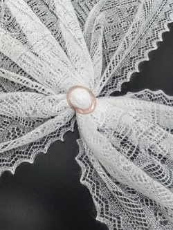 Оренбургский пуховый платок-паутинка А110-02 экрю