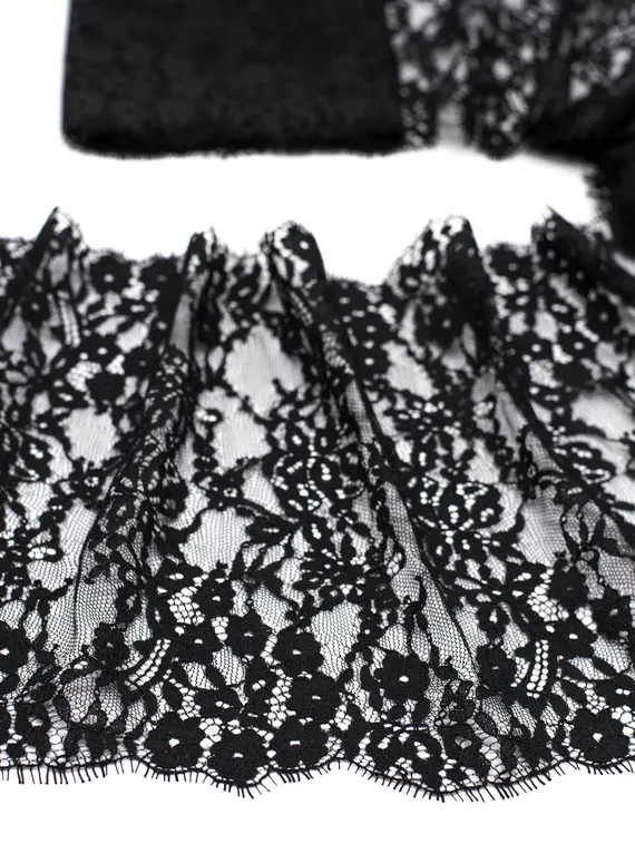 01-40 Кружево шантильи 23 см, черный 170