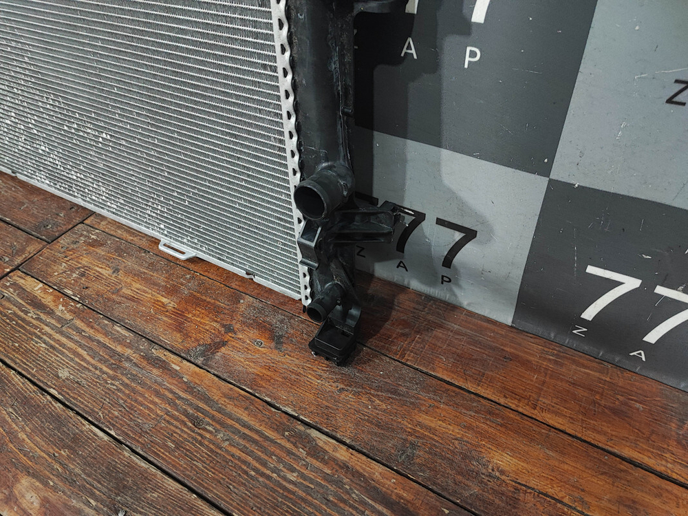 Радиатор двигателя Mercedes A-Class (W176) 12-18 Б/У Оригинал A2465001303