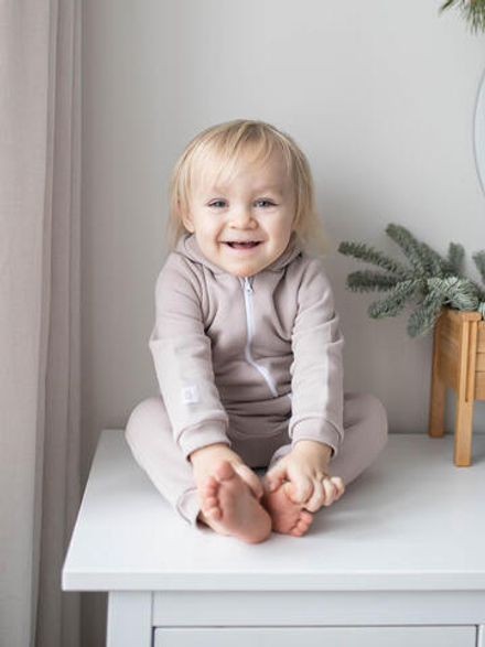 Утеплённый комбинезон Mjölk Light Taupe, с капюшоном