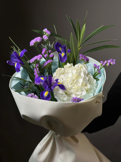 Сборный букет «Летний силуэт»