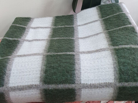 Одеяло полушерстяное "ВВ. БЕЛО-ЗЕЛЁНО-БЕЖЕВАЯ КЛЕТКА" ОПШ-1, 50% шерсть, плотность 400 г/м2, Россия.