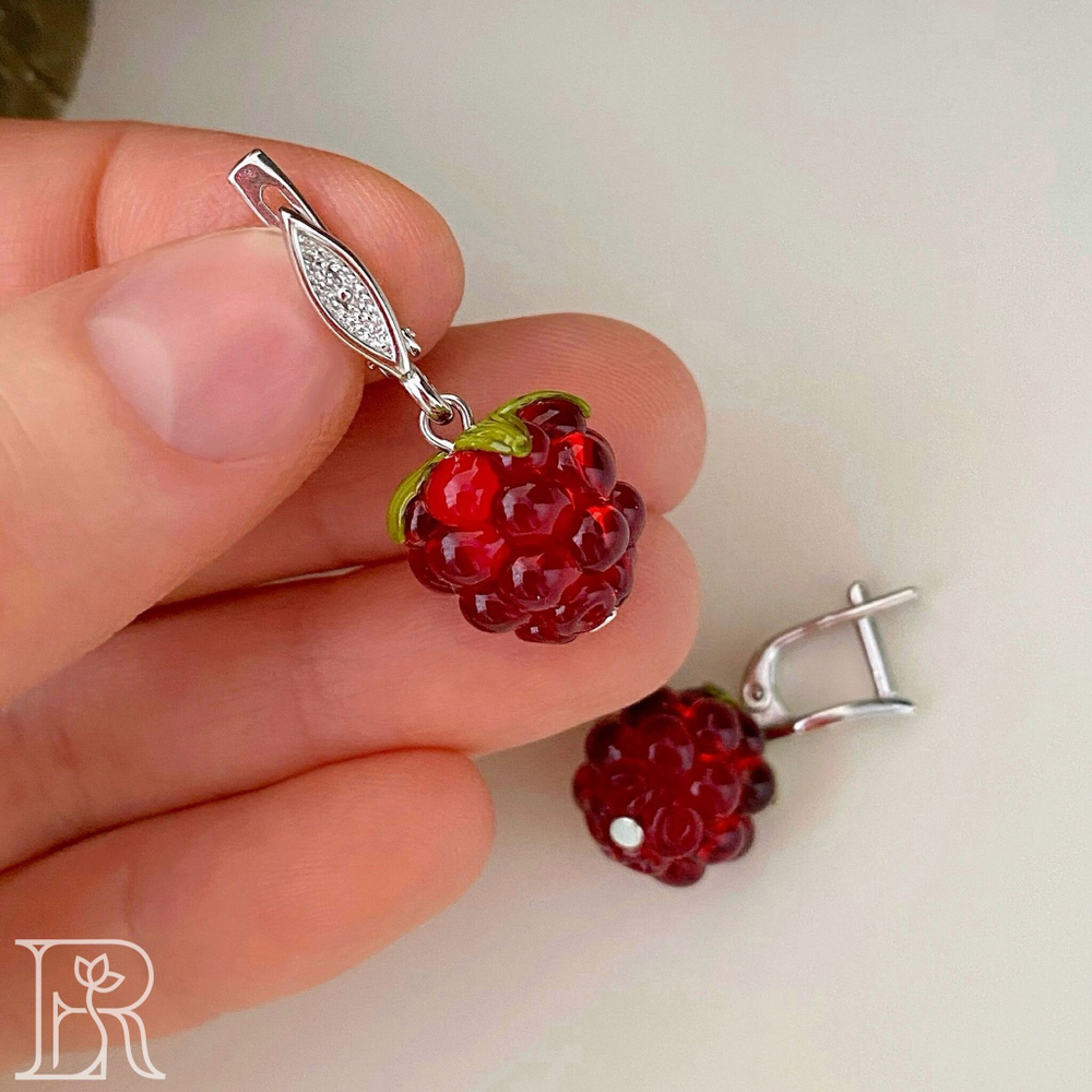 LEFIREL' Серьги серебряные женские "Малинка" с бусинами из муранского стекла / ювелирные украшения из родированного серебра 925