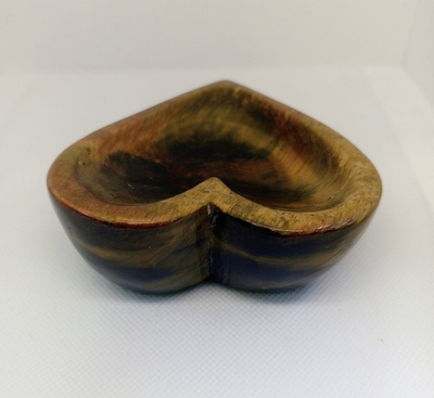 Пепельница в виде сердца из натурального тигрового глаза