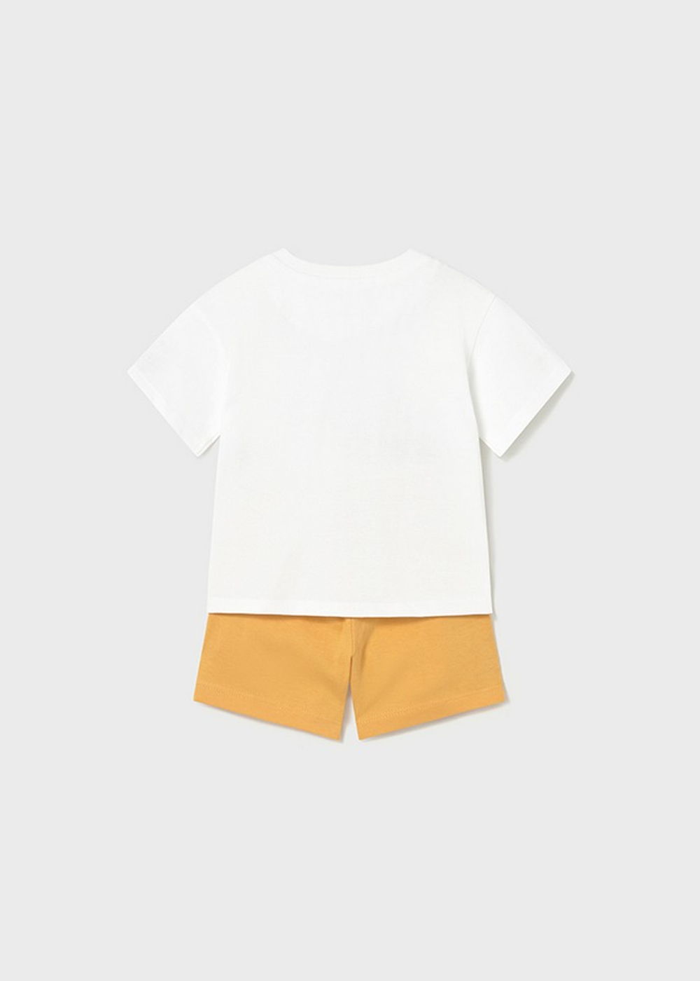 футболка с шортами