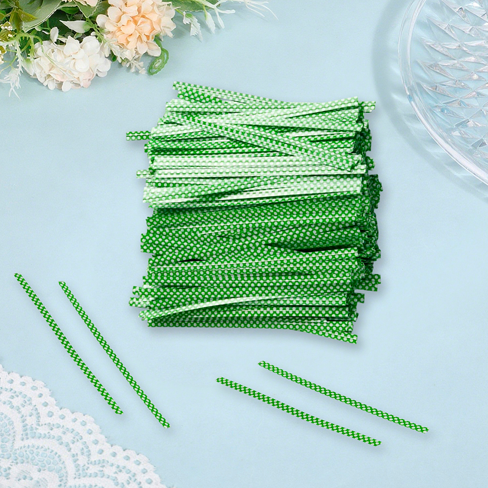 Скрутики-прутики 10 см с рисунком Горошек в пластмассовой оболочке зеленые