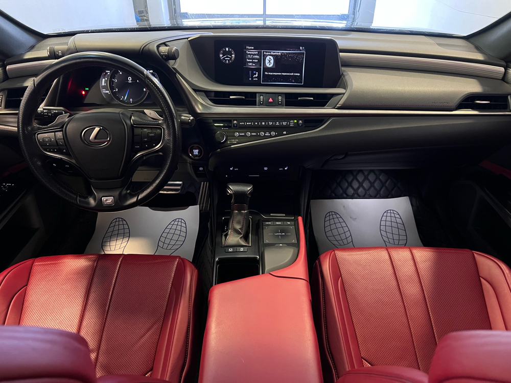 Lexus ES250, 2020 год