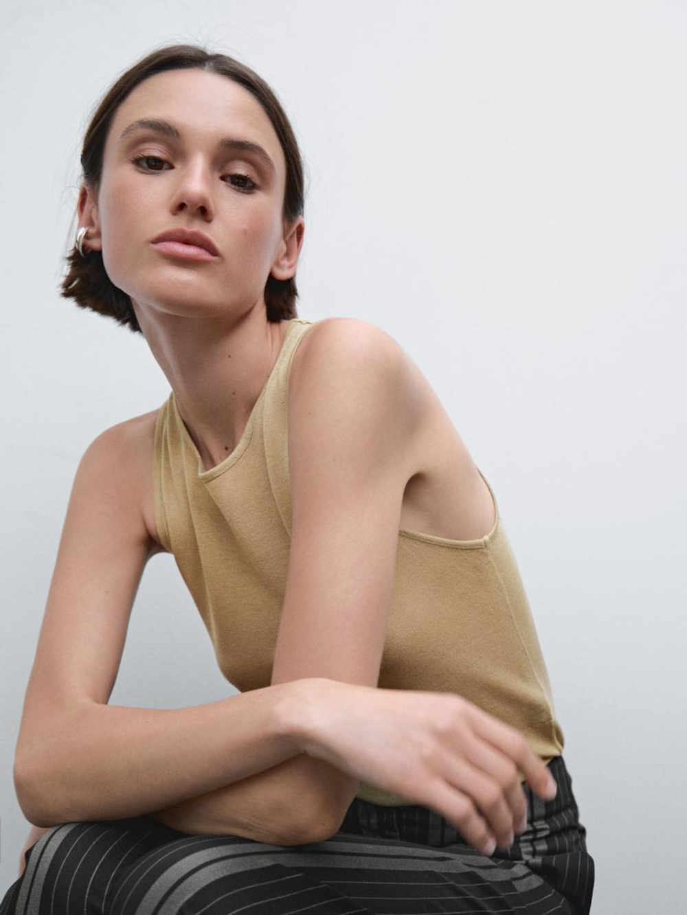 Massimo Dutti Топ из полупрозрачной ткани с круглым вырезом, оливковый