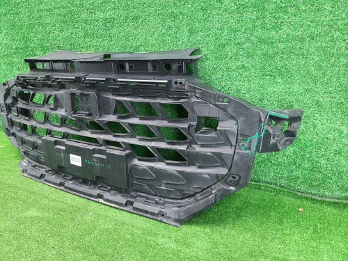 Кронштейн решетки радиатора Audi Q6 (2022-н.в.)